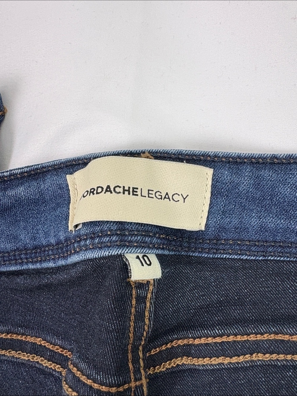 Jordache Legacy Women’s 10 Slightly Stretchy Straight Leg Jean - Picture 4 of 10